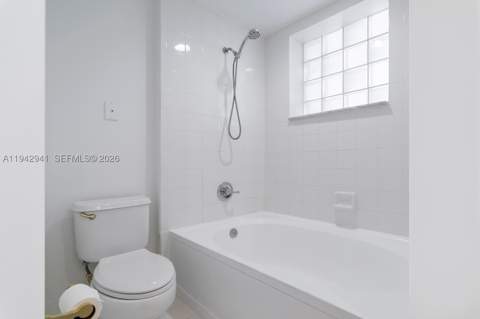 3215 NE 184th St 14301, Aventura FL - photo 20 of 44
