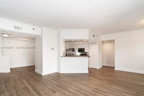 3215 NE 184th St 14301, Aventura FL - photo 7 of 44