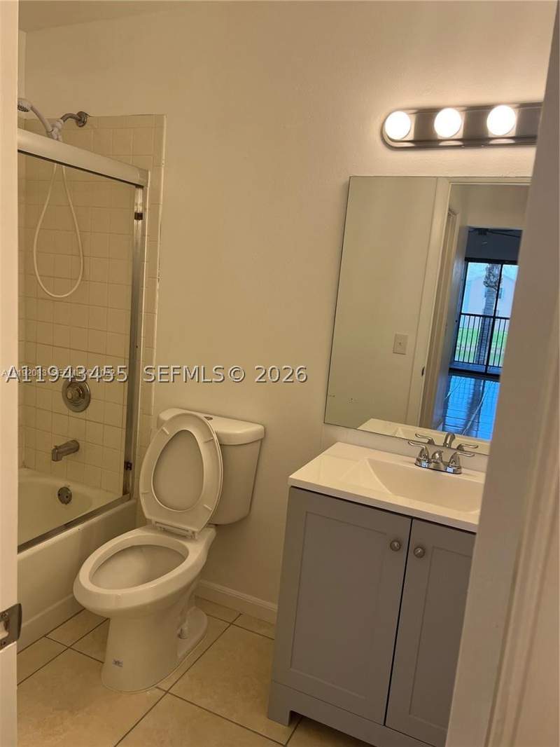 2 bedroom Condominium at 1017 Washington Cir 1017-I, Lakeshore Condo 11, Homestead — photo 3