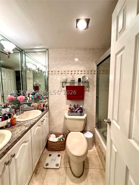 301 174th St 2201, Sunny Isles Beach FL - photo 12 of 19