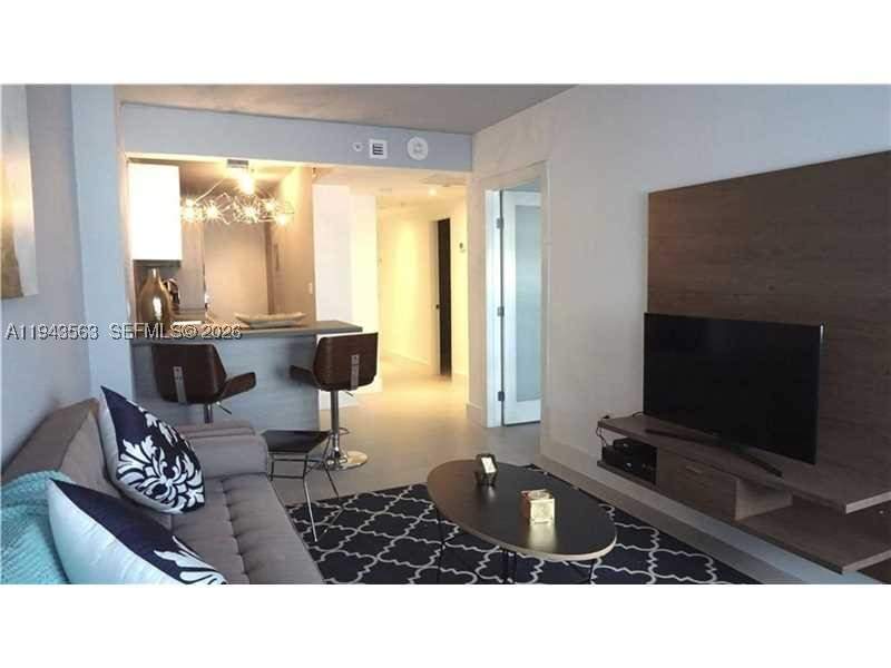 1 bedroom Condominium at 100 Lincoln Rd 420, The Decoplage Condo, Miami Beach — photo 4