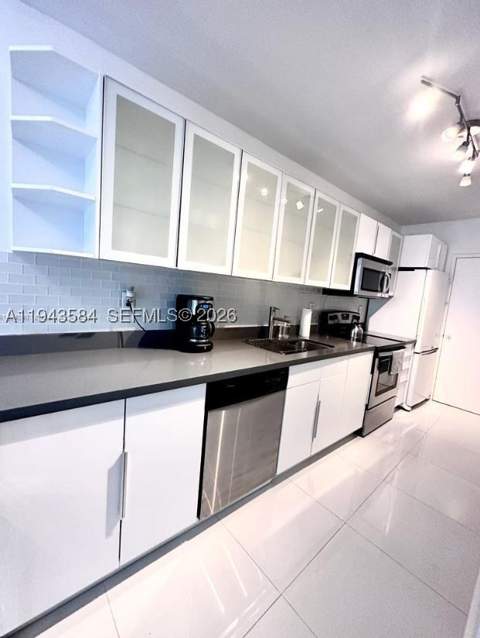 100 Lincoln Rd 526, Miami Beach FL - photo 13 of 30