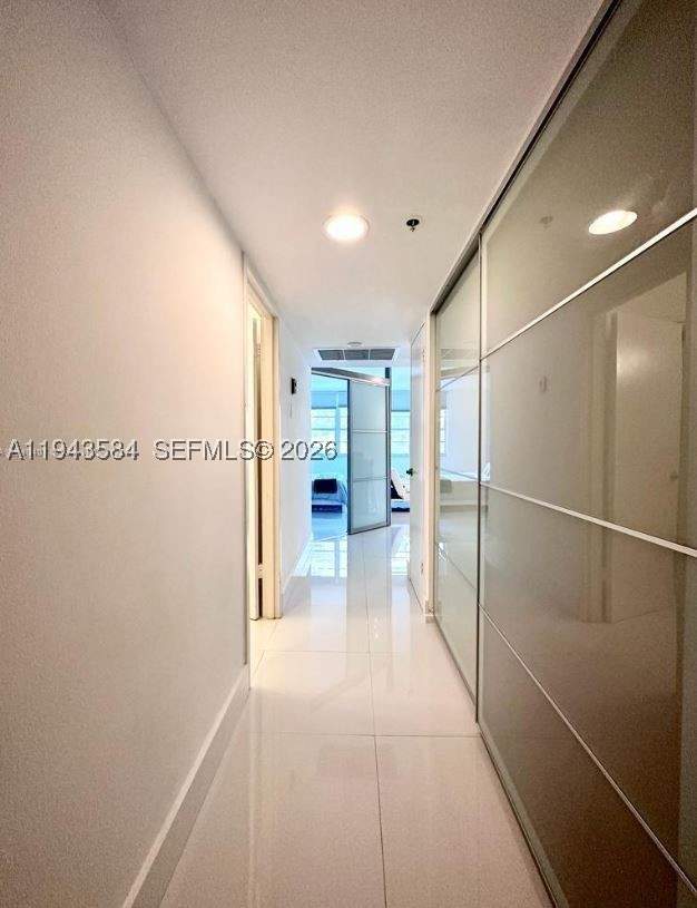 1 bedroom Condominium at 100 Lincoln Rd 526, The Decoplage Condo, Miami Beach — photo 2