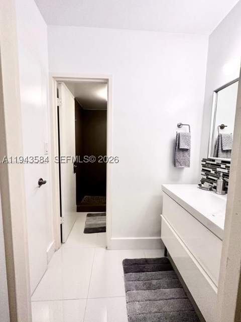 100 Lincoln Rd 526, Miami Beach FL - photo 9 of 30