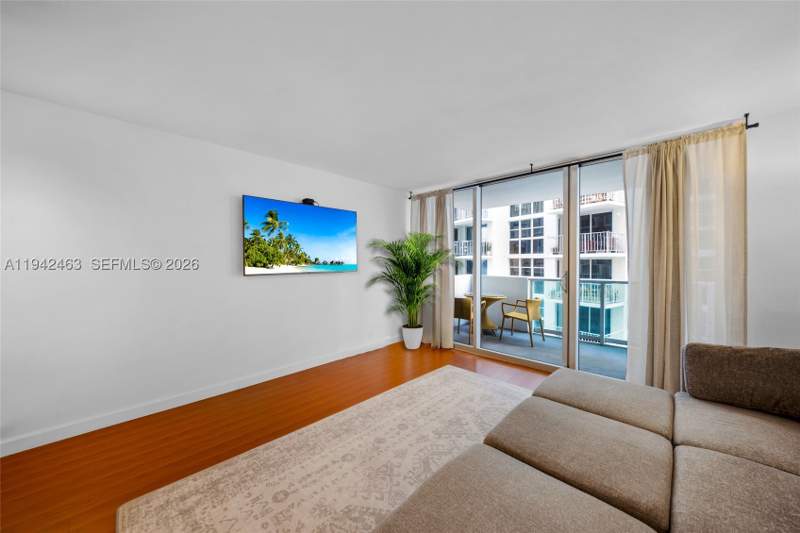 1 bedroom Condominium at 1200 West Ave 422, Mirador 1200 Condo, Miami Beach — photo 4