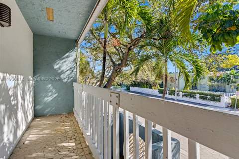 523 NE 38th St 6, Miami FL - photo 24 of 56