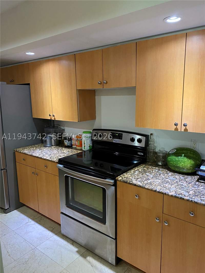 1 bedroom Condominium at 6917 Collins Ave 426, The Collins Condo, Miami Beach — photo 3