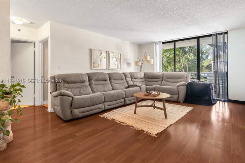 2 bedroom Condominium at 3300 NE 192nd St 202, Parc Central Aventura Eas, Aventura — photo 2