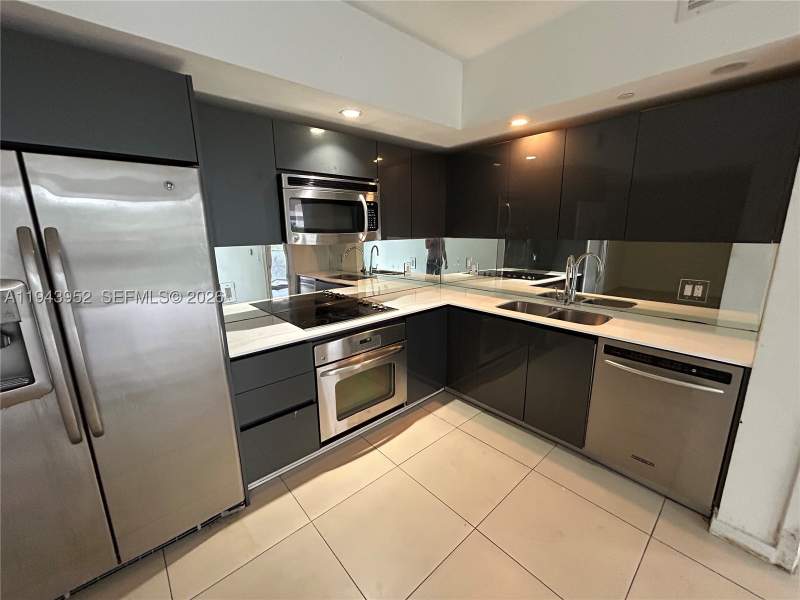 2 bedroom Condominium at 31 SE 6th St 407, Mybrickell Condo, Miami — photo 2