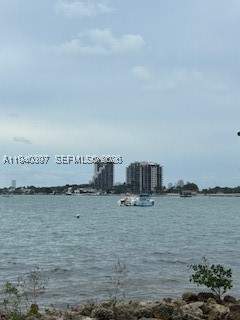 1750 N Bayshore Dr 1714, Miami FL - photo 10 of 11