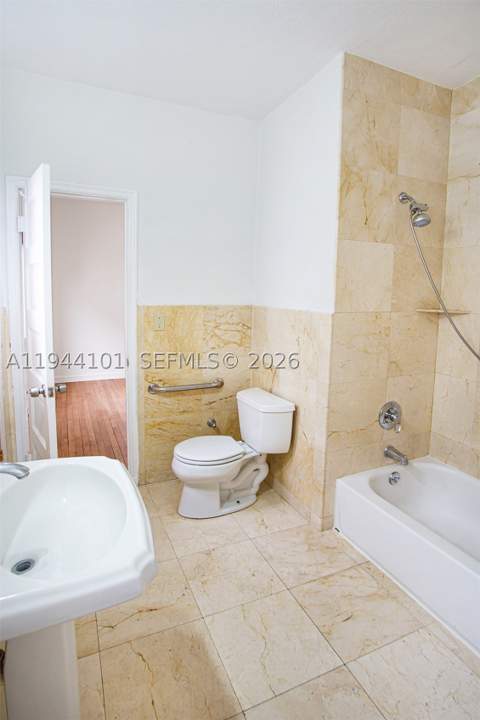 236 SW 28th Rd, Miami FL - photo 21 of 32