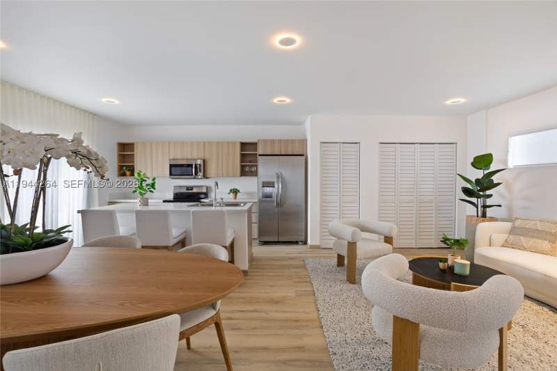 3 bedroom Townhouse at 926 NW 10 Street, Alphaville Townhomes, Florida City — photo 2
