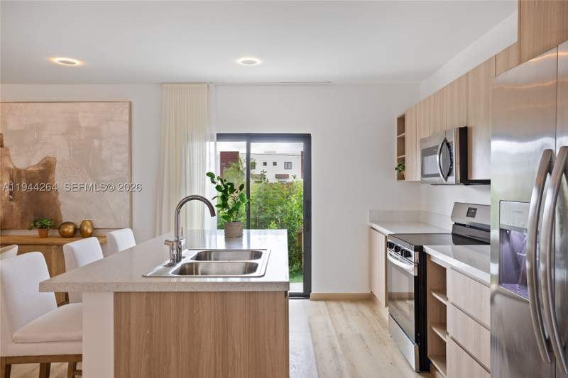 3 bedroom Townhouse at 926 NW 10 Street, Alphaville Townhomes, Florida City — photo 5