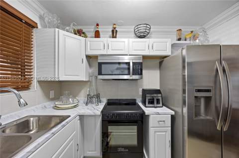 20150 SW 89th Ct, Cutler Bay FL - photo 17 of 48
