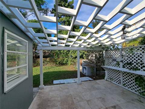 335 NW 102nd St, Miami FL - photo 6 of 22