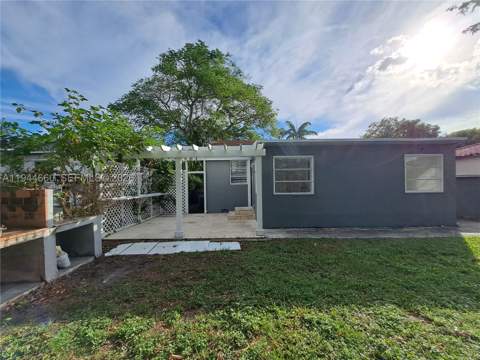 335 NW 102nd St, Miami FL - photo 8 of 22