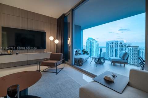 300 Biscayne Blvd Way 3403, Miami FL - photo 17 of 77