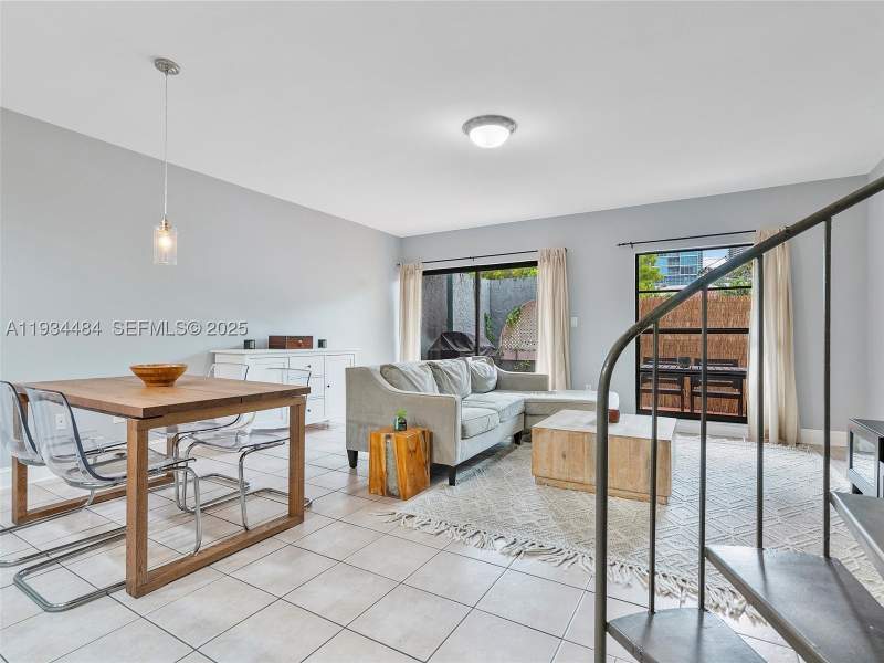 2 bedroom Townhouse at 515 NE 38th St 10, Corona Bay Townhouses Con, Miami — photo 4