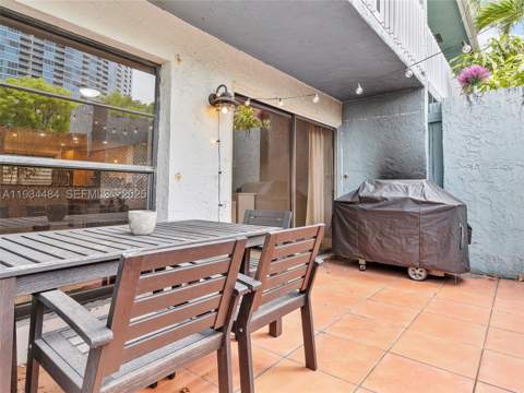 515 NE 38th St 10, Miami FL - photo 9 of 46