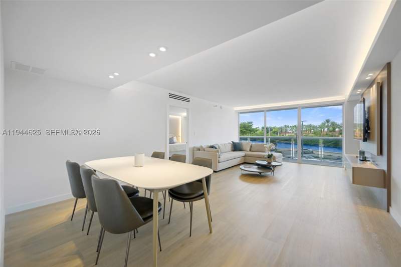 2 bedroom Condominium at 20505 E Country Club Dr 231, Waterview Condo, Aventura — photo 2