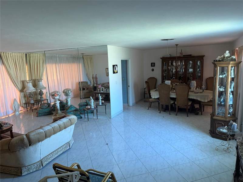 3 bedroom SingleFamilyResidence at 8230 SW 87th Terrace, Kendall Point, Miami — photo 5