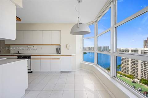 19101 NE 36th Ct 2006, Aventura FL - photo 10 of 28