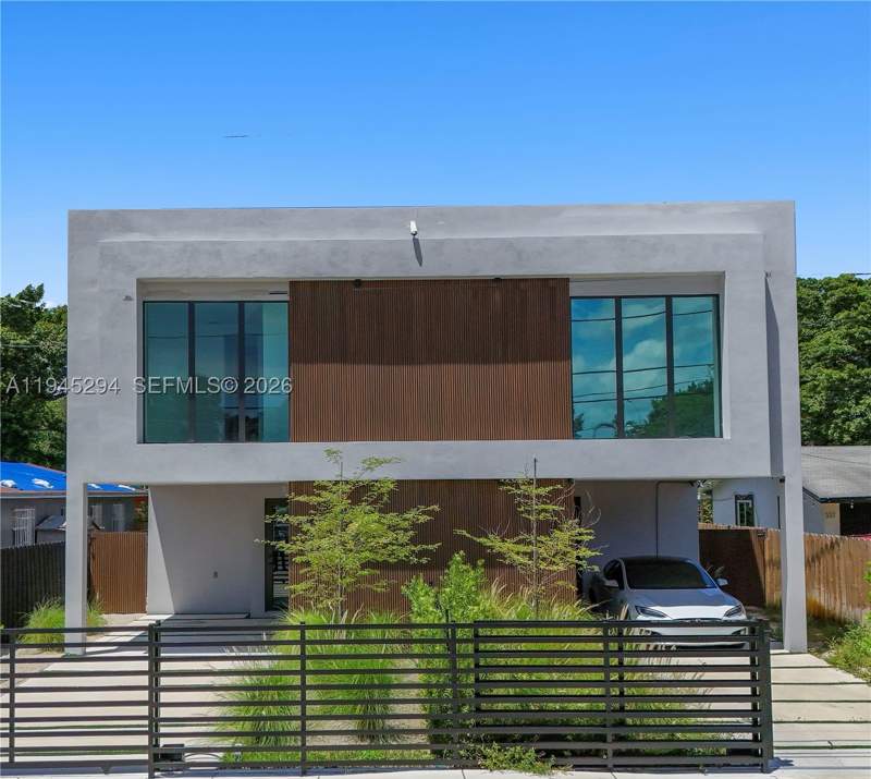 3 bedroom SingleFamilyResidence at 355 NW 50th St, Railway Shops Addn 2nd Am, Miami — photo 3