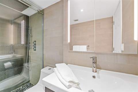 1881 Washington Ave 5H, Miami Beach FL - photo 20 of 30