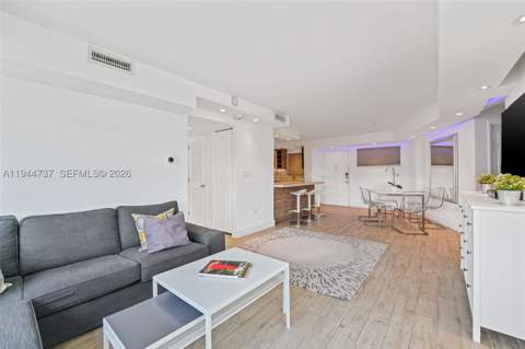 1881 Washington Ave 5H, Miami Beach FL - photo 8 of 30