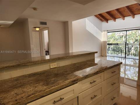 5201 Orduna Dr 14, Coral Gables FL - photo 15 of 37