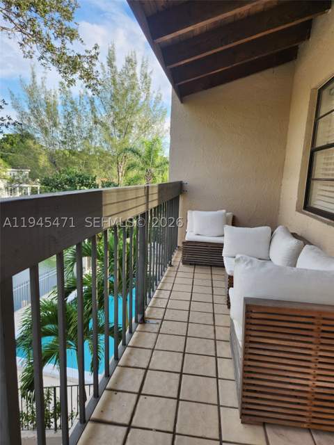5201 Orduna Dr 14, Coral Gables FL - photo 22 of 37