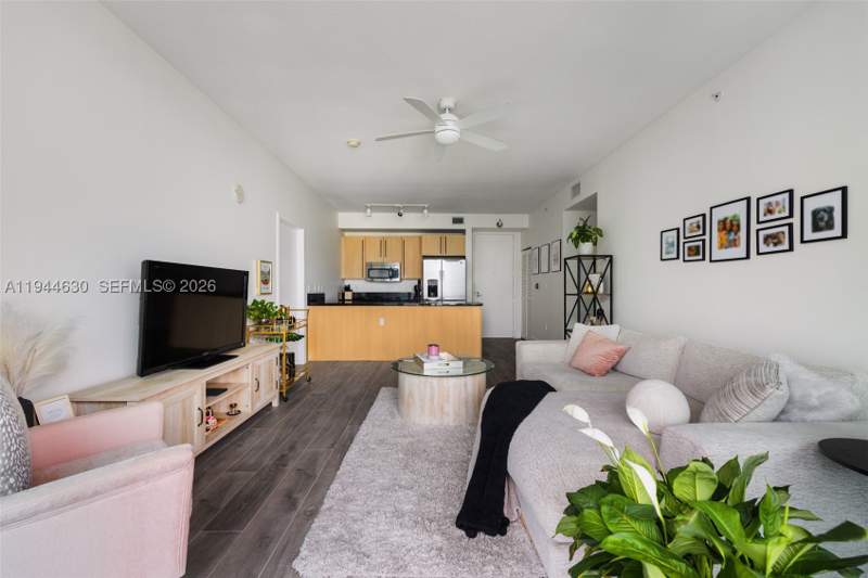 2 bedroom Condominium at 1111 SW 1st Ave 3723-N, The Axis On Brickell II C, Miami — photo 3
