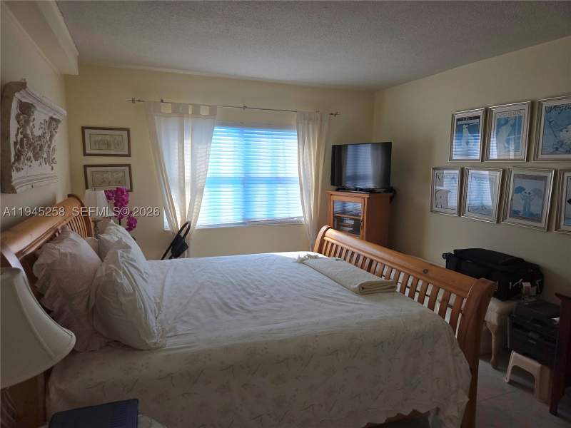 1 bedroom Condominium at 400 Kings Point Dr 1202, Coastal Towers Condo, Sunny Isles Beach — photo 5