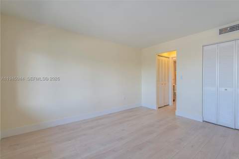 1200 14th St 5E, Miami Beach FL - photo 10 of 16