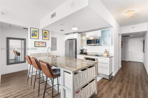 185 SW 7th St 2702, Miami FL - photo 8 of 71