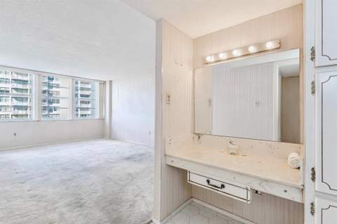 18031 Biscayne Boulevard 1104, Aventura FL - photo 10 of 36