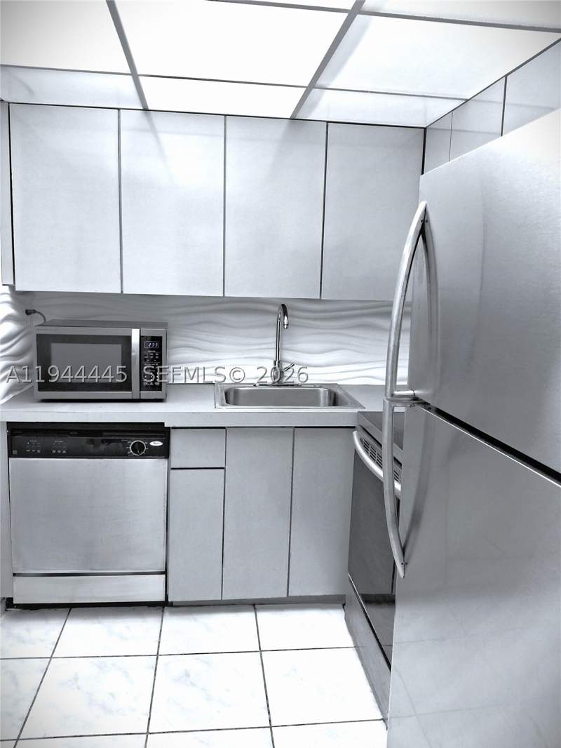 1 bedroom Condominium at 17570 Atlantic Blvd 104, Avila Condo, Sunny Isles Beach — photo 3