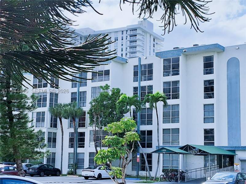 1 bedroom Condominium at 17570 Atlantic Blvd 104, Avila Condo, Sunny Isles Beach — photo 5