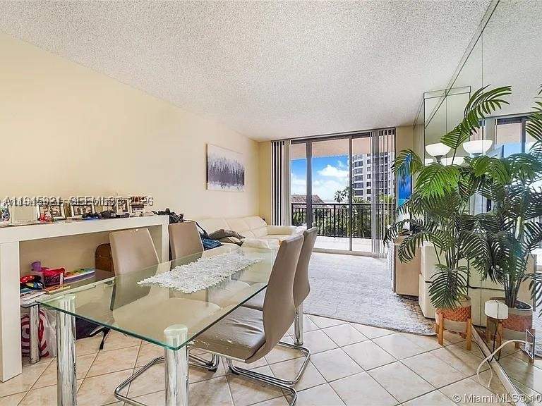 1 bedroom Condominium at 540 Brickell Key Dr 603, Brickell Key II Condo, Miami — photo 2