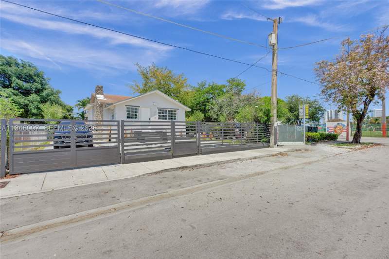 2 bedroom SingleFamilyResidence at 213 NW 34th Ter, Wynd Wood Park, Miami — photo 5