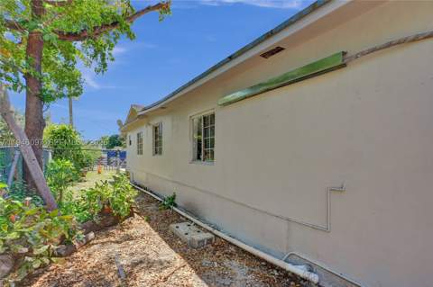213 NW 34th Ter, Miami FL - photo 8 of 18