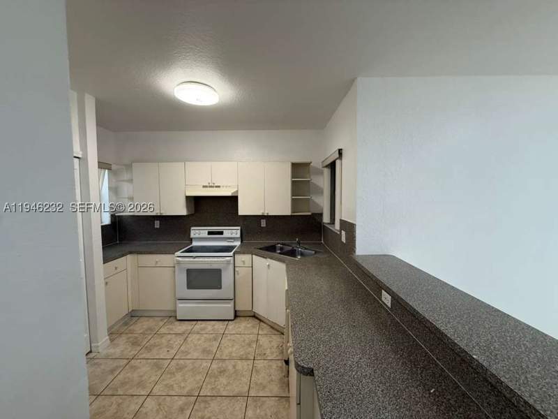 3 bedroom Townhouse at 820 SW 6th Ct, Abel Homes At Keys Winds, Florida City — photo 5