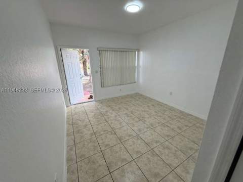 820 SW 6th Ct, Florida City FL - photo 6 of 23