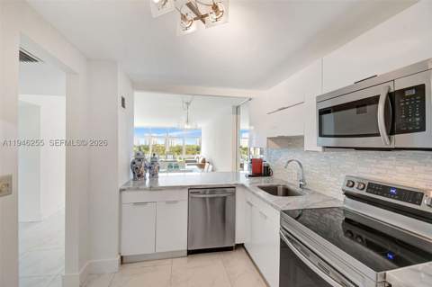 20100 W Country Club Dr 1005, Aventura FL - photo 10 of 36