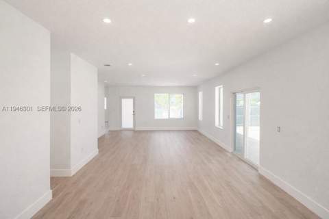 506 NW 7th St, Homestead FL - photo 6 of 23