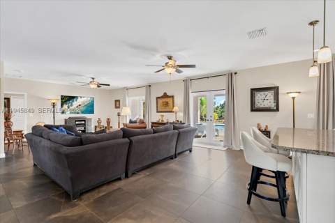 15150 SW 240th St, Homestead FL - photo 7 of 38