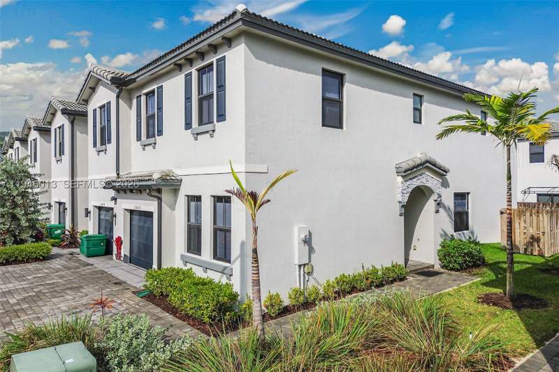 4 bedroom Townhouse at 13073 SW 286th Way, Cambridge Estates First A, Homestead — photo 2