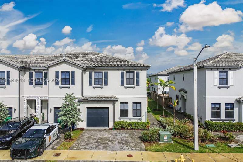 4 bedroom Townhouse at 13073 SW 286th Way, Cambridge Estates First A, Homestead — photo 3