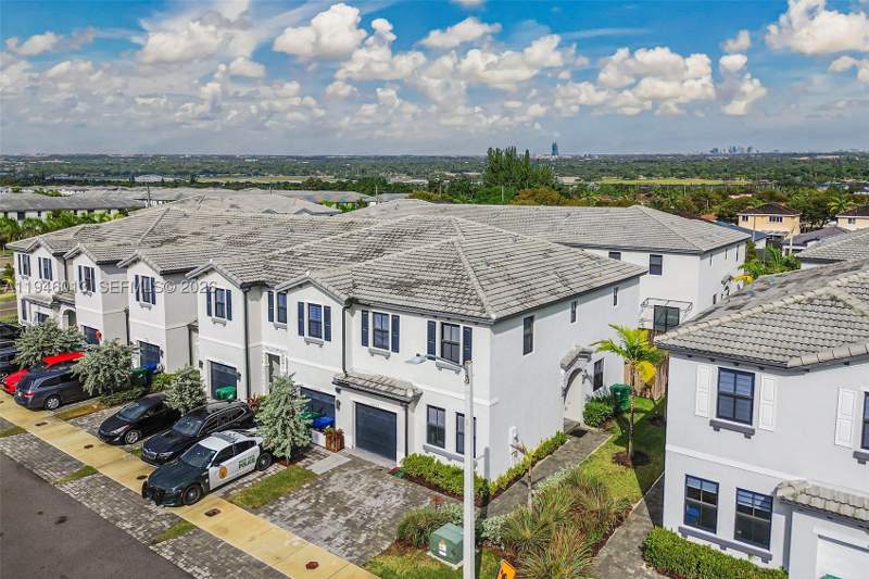 4 bedroom Townhouse at 13073 SW 286th Way, Cambridge Estates First A, Homestead — photo 4