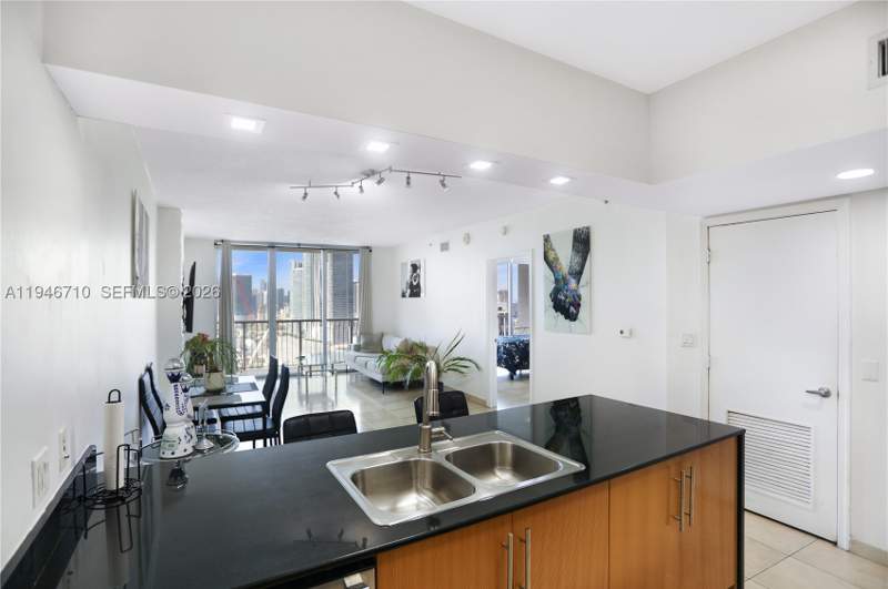 1 bedroom Condominium at 1750 N Bayshore Dr 3210, Opera Tower Condo, Miami — photo 3